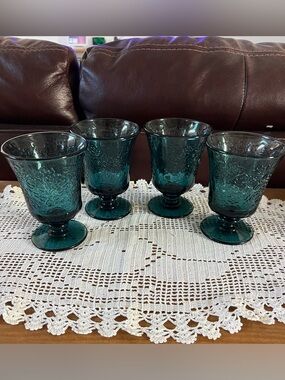 La Rochere Ambrose footed tumblers. Perfect condition. Set of 4